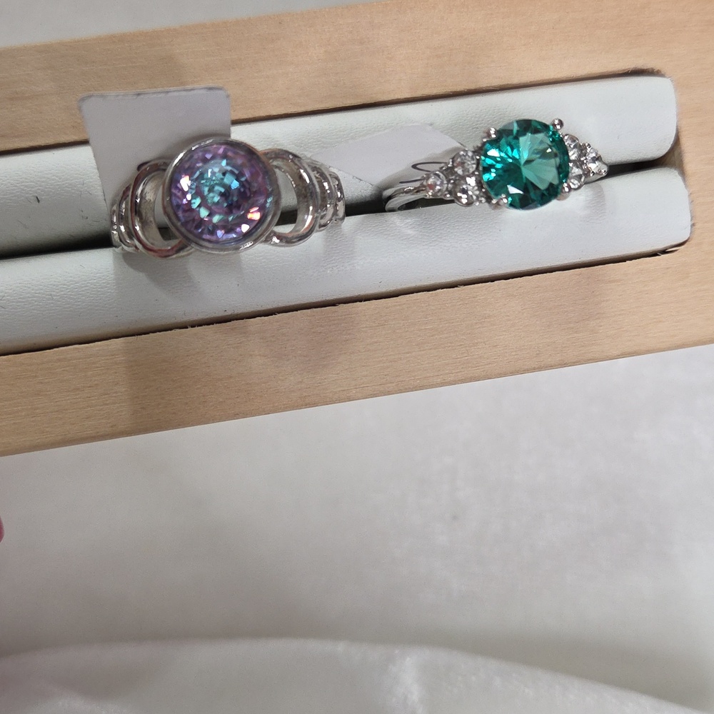 Women’s Lot of 2 Fashion Rings Teal & Light Purple Crystal Rhinestone Rings 9